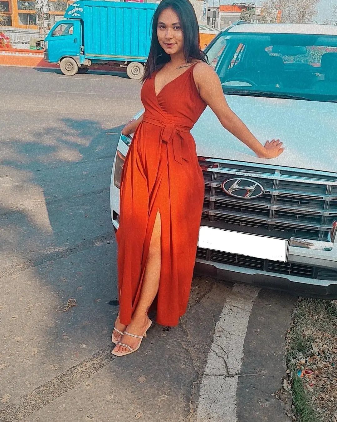 female call girl in Saraikela